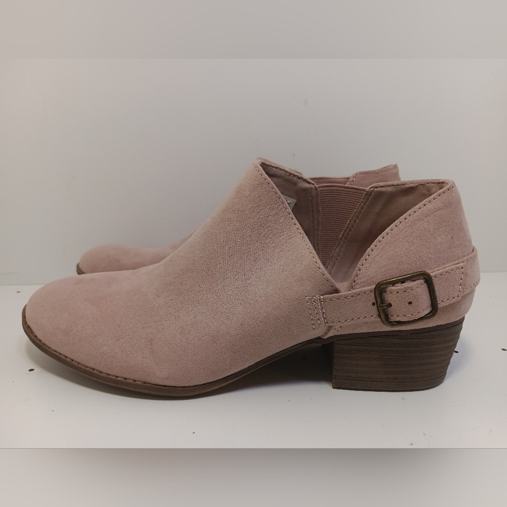 American Eagle Odelia Blush Pink Buckled Boots